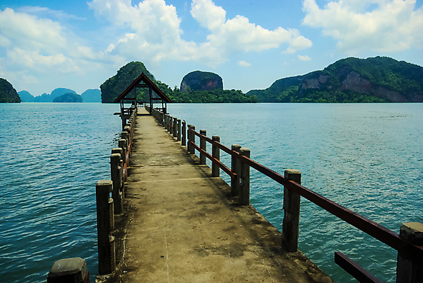 포토 JPG 해외이미지 길 바다 섬 여행 백그라운드 자연 하늘 호텔 휴가 사람없음 야외 목재 가로 물 파란색 뷰티 머리 항구 소리 일몰 흰색 휴양지 방파제 북쪽 석호 공화국 이국적 파라다이스 수평선 해외포토 자연요소 나무 공공시설 나라 컬러 재료 교통시설 숙소 신체부위 노을 장소 방향 생태계 파일형식 이미지허브