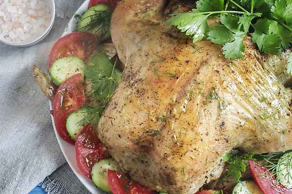 포토 JPG 해외이미지 접시 음식 백그라운드 토마토 채소 부분 오이 파슬리 육류 요리 사람없음 가로 주방 식당 저녁식사 치킨 샐러드 튀김 흰색 신선 뜨거움 그릴 바비큐 굽기 먹기 매움 점심식사 삶기 카피스페이스 맛있는 해외포토 식기 컬러 식재료 모션 주방용품 상점 식사 공백 맛 구이 닭고기요리 파일형식 이미지허브