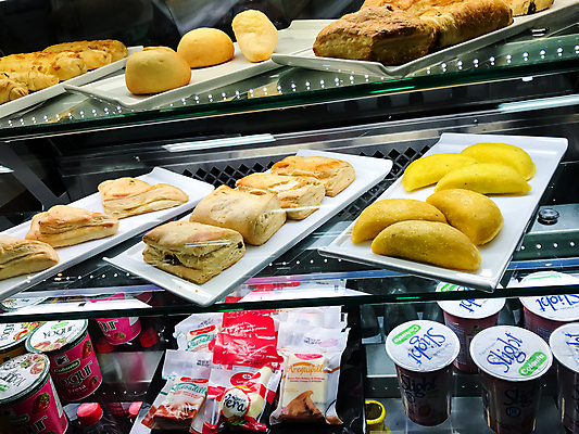 포토 JPG 해외이미지 전통 접시 음식 백그라운드 채소 디저트 종류 육류 요리 사람없음 목재 컬러풀 상점 요식업 식당 식사 저녁식사 치킨 빵집 신선 남아메리카 시장 맛 상품 굽기 먹기 히스패닉 아르헨티나 점심식사 스페인어 핸드메이드 맛있는 해외포토 나무 식기 산업 컬러 컨셉 식재료 재료 모션 아메리카 구이 닭고기요리 파일형식 이미지허브