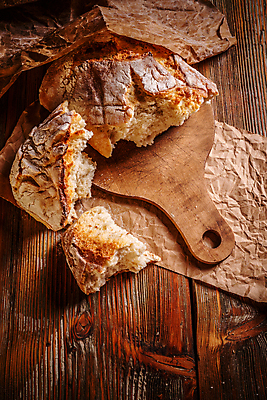 포토 JPG 해외이미지 종이 빵 사람없음 곡물빵 나무배경 해외포토 음식 백그라운드 파일형식 이미지허브