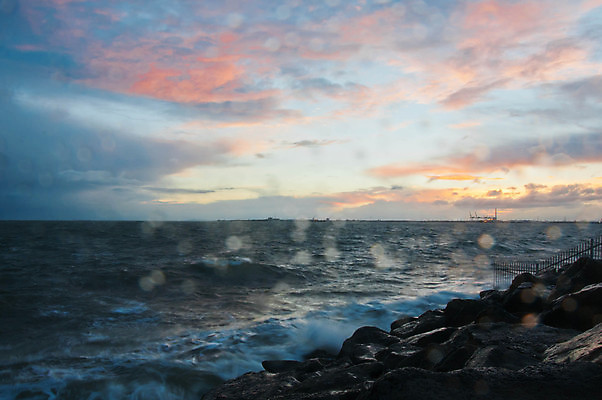 포토 JPG 해외이미지 호수 파도 바다 여행 백그라운드 자연 하늘 휴가 사람없음 야외 물 파란색 빛 컬러풀 태양 반사 항구 황혼 일몰 새벽 호주 야간 저녁 방파제 장면 멜버른 콘크리트 수평선 해외포토 자연요소 공공시설 컬러 교통시설 노을 오세아니아 생태계 파일형식 이미지허브