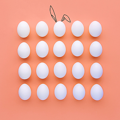 포토 JPG 해외이미지 실내 사람없음 계란 그림 토끼머리띠 일렬 토끼모양 분홍색배경 해외포토 모양 분홍색 백그라운드 내부 알 머리띠 파일형식 이미지허브