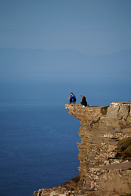 포토 JPG 해외이미지 응시 공원 스포츠 여행 자연 사람 풍경 소녀 사람없음 야외 빨간색 카메라 트래킹 절벽 기쁨 사막 자유 죽음 가장자리 위험 사암 포인트 바보 하이커 해외포토 시선 공공시설 여자 감정 어린이 컬러 컨셉 레저 금융 전자제품 돌_바위 둘레 생태계 파일형식 이미지허브