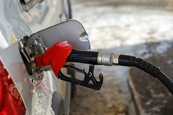 포토 JPG 해외이미지 주간 자동차 사람없음 야외 아웃포커스 주유기 넣기 주유구 주유건 해외포토 자연요소 육상교통 모션 촬영기법 기계 주유 파일형식 이미지허브