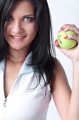 포토 JPG 해외이미지 1 라이프스타일 여자 스포츠 포즈 공 놀이 갈색머리 건강 한명 미소 사람 성인 운동 경쟁 테니스 게임 라켓 결심 클럽 준비 각도 때리기 플레이어 해외포토 헤어스타일 스포츠용품 컨셉 모션 표정 생활 구기 파일형식 이미지허브