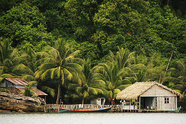 포토 JPG 해외이미지 전통 공원 아시아 바다 여행 건축양식 주택 사람없음 목재 물 강 반사 마을 보트 숲 방파제 캄보디아 지역 전국 해외포토 자연요소 나무 공공시설 건축 나라 배_교통 재료 건물 파일형식 이미지허브