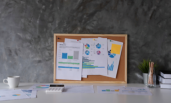 포토 JPG 해외이미지 직업 종이 비즈니스 통신 성공 그래프 주택 직장 실내 사람 사람없음 내부 금융 노트북 컴퓨터 사무실 우주 스크린 모니터 공책 공백 방 정보 흰색 업무 비즈니스맨 작업실 디자이너 사이버 책상 분석 보고서 문서 투자 온라인 회계 거짓 마케팅 해외포토 남자 컬러 가구 컨셉 회사 문구용품 건물 경제 전자제품 작업 직장인 파일형식 이미지허브