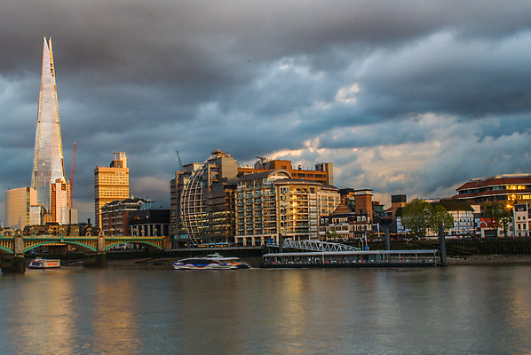 포토 JPG 해외이미지 주간 구름 하늘 사람없음 야외 도시풍경 일몰 도시 런던 템스강 해외포토 자연요소 영국 잉글랜드 풍경 강 노을 파일형식 이미지허브