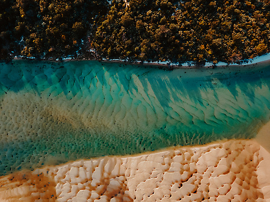 포토 JPG 해외이미지 모래 섬 여행 백그라운드 자연 하늘 휴가 안테나 사람없음 물 파란색 흰색 보트 개울 호주 암초 드론 파라다이스 해외포토 자연요소 컬러 배_교통 통신 강 오세아니아 생태계 파일형식 이미지허브