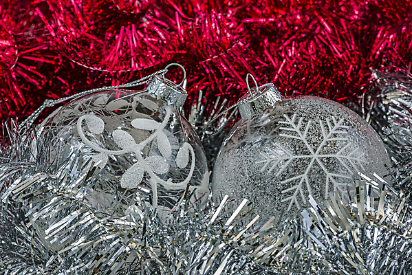 포토 JPG 해외이미지 전통 디자인 계절 행복 크리스마스 2 겨울 공 유리 휴가 새로움 기념 사람없음 장식 가로 빨간색 빛 파티 축제 장식볼 나뭇가지 축하 인사 원형 화려 야간 12월 연도 심볼 묘사 오브젝트 해외포토 자연요소 도형 나무 기념일 감정 컬러 컨셉 재질 이벤트 예절 날짜 파일형식 이미지허브