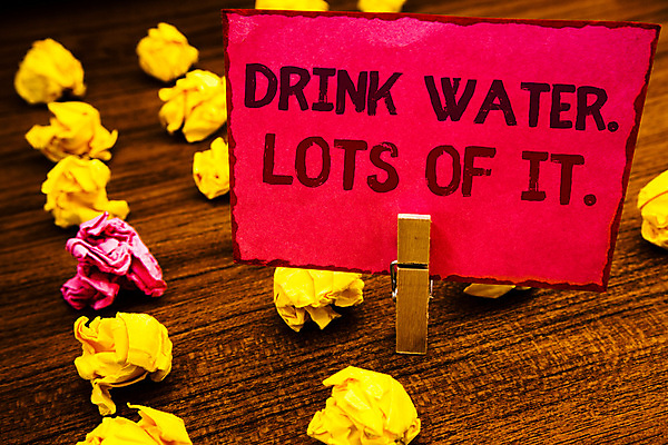 포토 JPG 해외이미지 영어 종이 실내 사람없음 나무집게 종이뭉치 나무배경 해외포토 문자 백그라운드 집게 내부 목재 뭉치 파일형식 이미지허브