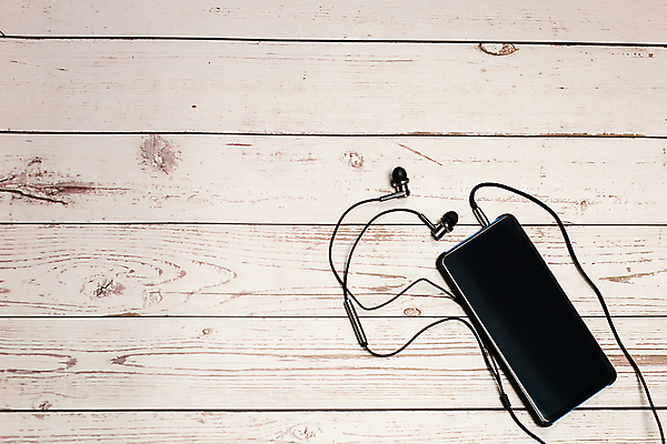 포토 JPG 해외이미지 커피 음악 이어폰 백그라운드 컨셉 비즈니스 통신 탁자 모바일 휴식 세포 사람없음 목재 스마트폰 핸드폰 사무실 펜 우주 디지털 스크린 검은색 헤드폰 공백 듣기 장비 흰색 업무 정상 전화기 스마트 책상 오디오 거짓 목업 해외포토 나무 음료 컬러 음향기기 가구 재료 모션 문화예술 전자제품 스마트기기 필기구 작업 파일형식 이미지허브