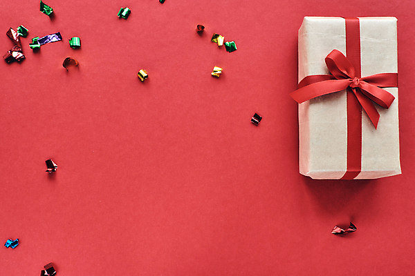 포토 JPG 해외이미지 디자인 기념일 리본 종이 백그라운드 크리스마스장식 크리스마스 포장 휴가 새해 기념 발렌타인데이 선물 이벤트 사람없음 장식 선물상자 빛 상자 파티 우주 축제 놀람 덮개 축하 신용카드 생일 연도 꽃가루 카피스페이스 해외포토 감정 컨셉 데이이벤트 표정 금융 공백 뚜껑 가루 파일형식 이미지허브