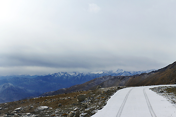 포토 JPG 해외이미지 구름 도로 지구 곡선 자연 하늘 산 파노라마 풍경 사람없음 우주 운전 사막 오픈 고속도로 땅 조경 용암 통과 히말라야 해외포토 자연요소 길 선 교통시설 모션 촬영기법 생태계 파일형식 산맥 이미지허브
