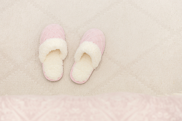 포토 JPG 해외이미지 실내 따뜻함 실내화 사람없음 하이앵글 털슬리퍼 해외포토 뷰포인트 신발 슬리퍼 내부 파일형식 이미지허브