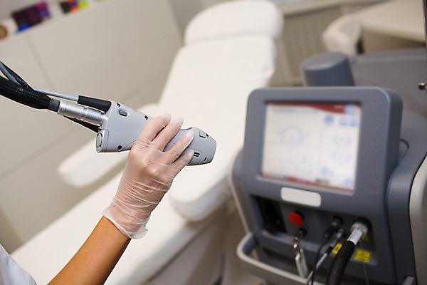 포토 JPG 해외이미지 직업 라이프스타일 손 여자 신체 의자 비즈니스 건강 병원 사람없음 내부 치료 뷰티 약 상점 스파 기계 장비 공구 침대 잡기 업무 미용사 피부 복지 테라피 순서 삭제 노즐 돌봄 제모 해외포토 가구 의학 모션 사람 생활 신체부위 도구 작업 사회이슈 파일형식 이미지허브