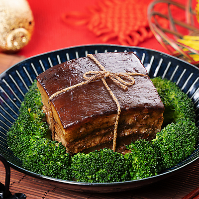 포토 JPG 해외이미지 접시 실내 돼지고기 사람없음 아웃포커스 바구니 중식 끈 브로콜리 동파육 빨간배경 해외포토 식기 음식 백그라운드 채소 촬영기법 육류 내부 빨간색 파일형식 이미지허브