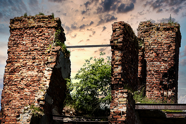 포토 JPG 해외이미지 벽 백그라운드 건축양식 창문 벽돌 주택 풍경 사람없음 야외 건물 빨간색 손상 수확 바위 도시 거친 성 역사 파편 폭격 버리기 폐허 전쟁 그런지 깨짐 옛날 지진 콘크리트 파멸 해외포토 건축물 건축 컬러 컨셉 농업 모션 돌_바위 공격 자연재해 파일형식 소멸 이미지허브