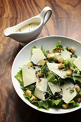 포토 JPG 해외이미지 접시 음식 탁자 건강 사람없음 목재 빛 식당 샐러드 신선 클래식 먹기 유기농 심플 점심식사 시저샐러드 채식주의자 세련 해외포토 나무 식기 웰빙 가구 컨셉 재료 모션 상점 식사 채식 파일형식 이미지허브