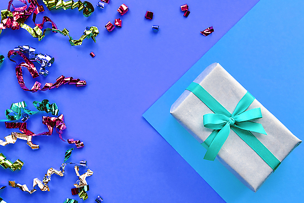 포토 JPG 해외이미지 디자인 기념일 리본 종이 백그라운드 크리스마스장식 크리스마스 포장 휴가 새해 기념 발렌타인데이 선물 이벤트 사람없음 장식 선물상자 빛 상자 파티 우주 축제 놀람 덮개 축하 신용카드 생일 연도 꽃가루 카피스페이스 해외포토 감정 컨셉 데이이벤트 표정 금융 공백 뚜껑 가루 파일형식 이미지허브