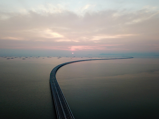 포토 JPG 해외이미지 아시아 바다 여행 백그라운드 건축양식 하늘 날씨 사람없음 가로 물 파란색 뷰티 황혼 일몰 저녁 연결 타운 말레이시아 수평선 해외포토 자연요소 건축 나라 컬러 노을 도시 야간 파일형식 이미지허브