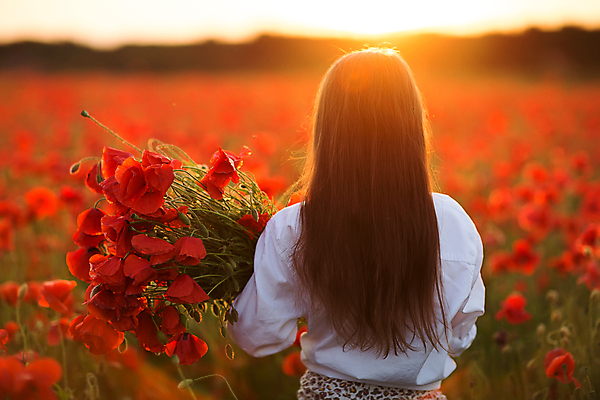 포토 JPG 해외이미지 라이프스타일 여자 꽃 행복 감정 어린이 꽃다발 밭 자연 놀이 건강 미소 사람 야외 두명 빨간색 여름 뷰티 유행 귀여움 화환 화목 봄 산책 기쁨 육아 자유 시골 표현 작음 장면 양귀비 파라다이스 해외포토 식물 계절 컬러 컨셉 농업 휴식 표정 생활 크기 생태계 파일형식 이미지허브