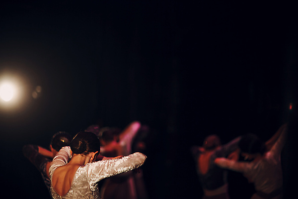 포토 JPG 해외이미지 전통 드레스 옷 여자 문화 음악 모션 미술 사람없음 야외 빨간색 컬러풀 뷰티 축제 공연 연주자 댄서 무대 축하 춤 사회 스페인 우아함 민화 스페인어 집시 플라멩코 해외포토 직업 유럽 예술 컬러 컨셉 문화예술 사람 이벤트 음악가 세계문화유산 그림 공동체 파일형식 이미지허브