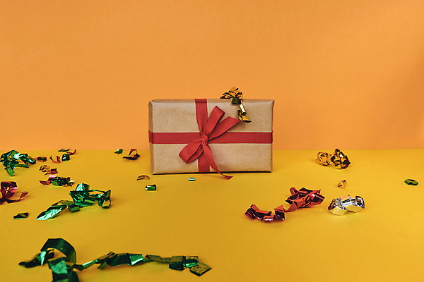 포토 JPG 해외이미지 디자인 기념일 리본 종이 백그라운드 크리스마스장식 크리스마스 포장 휴가 새해 기념 발렌타인데이 선물 이벤트 사람없음 장식 선물상자 빛 상자 파티 우주 축제 놀람 덮개 축하 신용카드 생일 연도 꽃가루 카피스페이스 해외포토 감정 컨셉 데이이벤트 표정 금융 공백 뚜껑 가루 파일형식 이미지허브