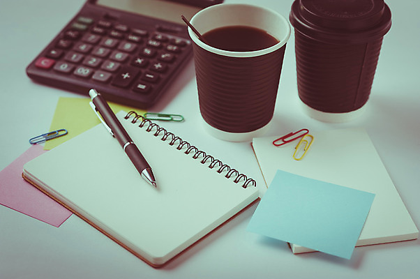 포토 JPG 해외이미지 라이프스타일 종이 커피 백그라운드 비즈니스 텍스트 벽지 추상 휴식 아이디어 직장 사람없음 목재 책 사무실 연필 펜 우주 다이어리 공책 공백 계산기 업무 발표 그리기 메시지 잡지 문서 클립 단절 어려움 조언 처음 필터 힙스터 효과 해외202004 해외포토 나무 패션 음료 컨셉 무늬 회사 재료 모션 문구용품 학용품 생활 간행물 필기구 사무용품 장비 작업 파일형식