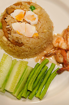 포토 JPG 해외이미지 접시 음식 채소 태국 밥 새우 요리 동양인 사람없음 초록색 식사 중국 튀김 흰색 해산물 해외202004 해외포토 식기 아시아 컬러 갑각류 인종 파일형식