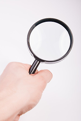 포토 JPG 해외이미지 손 응시 교육 종이 과학 비즈니스 유리 돋보기 손잡이 사람없음 사무실 독서 금속 자료 공백 장비 탐험 흰색 기구 공구 잡기 업무 투명 확대 큼 심볼 분석 오브젝트 사인 검색 싱글 문서 시력 발견 고립 광학 해외202004 해외포토 시선 컬러 컨셉 모션 재질 신체부위 도구 작업 크기 파일형식