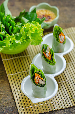 포토 JPG 해외이미지 전통 접시 음식 채소 포장 태국 고추 밥 오이 건강 돼지고기 요리 동양인 사람없음 초록색 식사 저녁식사 중국 봄 샐러드 흰색 신선 면 혼합 상추 허브 롤 점심식사 해외202004 해외포토 식물 식기 계절 아시아 컬러 육류 인종 파일형식