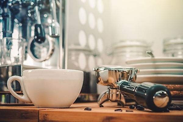 포토 JPG 해외이미지 커피 음료 가정 사람없음 가로 카페 장비 마시기 신선 우아함 가득함 준비 슛 바리스타 그라인더 카푸치노 에스프레소 라떼 철강 해외202004 해외포토 직업 컨셉 모션 상점 커피용품 파일형식