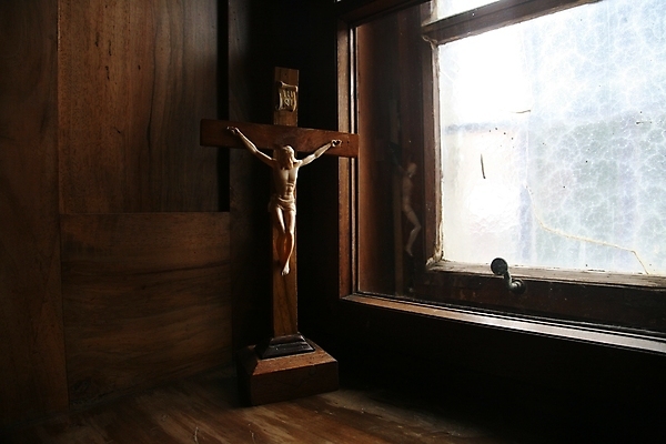 포토 JPG 해외이미지 기독교 종교 아들 조각 백그라운드 십자가 창문 추상 부활절 미술 사람없음 빛 조각상 교회 믿음 성경 고통 천주교 기도 죽음 예수 영혼 아빠 성자 심볼 열정 신성 희생 천국 숭배 신앙심 해외포토 기념일 감정 무늬 종교용품 가족 종교건축 문화예술 건물 조형물 신_종교 파일형식 이미지허브