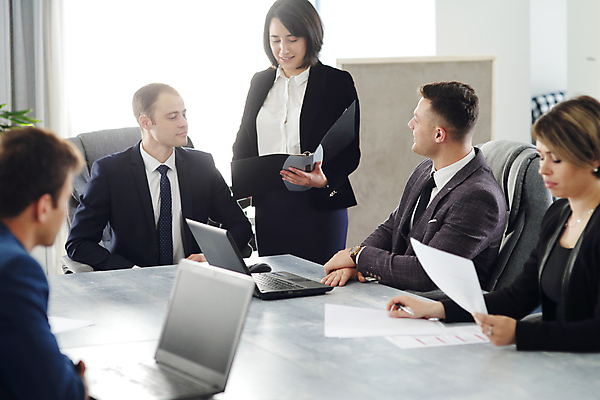 포토 JPG 해외이미지 직업 여자 남자 비즈니스 통신 회의 협력 설계 노동자 아이디어 함께함 대화 앉기 여러명 노트북 컴퓨터 사무실 업무 작업 비즈니스맨 비즈니스우먼 발표 그룹 계획 토론 종업원 동료 경영자 해외포토 다수 컨셉 관계 모션 말하기 사람 전자제품 직장인 리더 파일형식 이미지허브