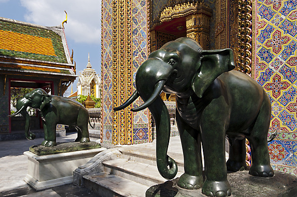 포토 JPG 해외이미지 동물 모델 전통 아시아 종교 문화 야생동물 조각 여행 백그라운드 불교 건축양식 포유류 태국 자연 코끼리 미술 동양인 사람없음 장식 장난감 조각상 평화 골동품 바위 흰색 사찰 역사 황금 작음 인도인 심볼 묘사 오브젝트 싱글 기념품 신성 고립 숭배 옛날 해외포토 외국인 건축 나라 컬러 컨셉 종교건축 문화예술 인종 조형물 돌_바위 크기 생태계 파일형식 이미지허브