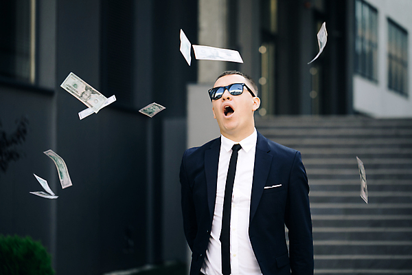 포토 JPG 해외이미지 백인 직업 1 응시 남자 얼굴 벽 돈 비즈니스 성공 남편 한명 서기 사람 정장 30대 금융 달러 직장인 비즈니스맨 싱글 경영자 바쁨 이익 룰렛 변호사 낭비 유아독존 혼자 스타일 해외포토 서양인 시선 옷 컨셉 모션 신체부위 장년 경제 게임 재산 리더 파일형식 이미지허브