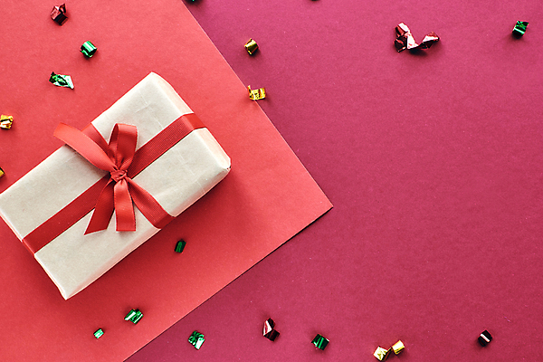 포토 JPG 해외이미지 디자인 기념일 리본 종이 백그라운드 크리스마스장식 크리스마스 포장 휴가 새해 기념 발렌타인데이 선물 이벤트 사람없음 장식 선물상자 빛 상자 파티 우주 축제 놀람 덮개 축하 신용카드 생일 연도 꽃가루 카피스페이스 해외포토 감정 컨셉 데이이벤트 표정 금융 공백 뚜껑 가루 파일형식 이미지허브