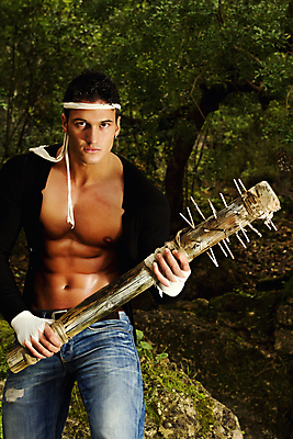 포토 JPG 해외이미지 나무 남자 무기 포즈 근육 한명 사람 성인 바위 청바지 중세 위험 무서움 손톱 모험가 손목 클럽 날카로움 붕대 암초 사냥꾼 무거움 영웅 혼자 해외포토 식물 직업 1 손 감정 컨셉 바지 신체부위 돌_바위 역사 무게 파일형식 이미지허브