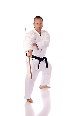 포토 JPG 해외이미지 백인 남자 무기 스포츠 포즈 건강 한명 서기 사람 목재 운동 일본 검은색 힘 벨트 표현 기모노 직원 흰배경 싸움 위치 고립 심각 어려움 스타일 해외포토 서양인 나무 1 잡화 아시아 컬러 백그라운드 컨셉 재료 모션 흰색 일본전통의상 파일형식 이미지허브