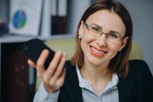 포토 JPG 해외이미지 직업 여자 행복 비즈니스 사업가 성공 갈색머리 실내 한명 들기 사람 앉기 건물 금융 노트북 컴퓨터 사무실 힘 기쁨 방 축하 도시 우승 업무 비즈니스우먼 자신감 책상 경영자 긍정 히스패닉 승진 경영 마케팅 승자 필승 해외포토 1 헤어스타일 건축물 감정 가구 컨셉 모션 내부 경제 전자제품 최고 작업 직장인 리더 파일형식 이미지허브