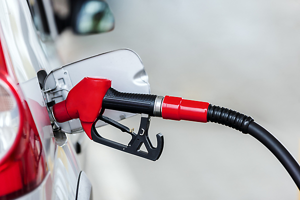 포토 JPG 해외이미지 주간 자동차 사람없음 야외 아웃포커스 꽂음 주유기 넣기 주유구 주유건 해외포토 자연요소 육상교통 모션 촬영기법 기계 주유 파일형식 이미지허브