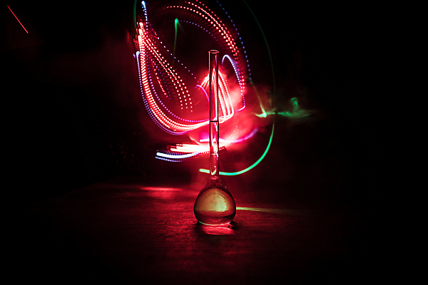 포토 JPG 해외이미지 교육 산업 과학 백그라운드 전구 공 유리 불 추상 건강 실험 사람없음 빛 컬러풀 약 어둠 장비 기구 투명 액체 실험실 떨어짐 약국 플라스크 분석 생물학 원자 미생물 유리그릇 튜브 공식 발견 조제 연소 개발 반응 화학물질 화학자 해외포토 자연요소 그릇 컬러 컨셉 무늬 의학 재질 생물 실험기구 화학 과학자 만들기 파일형식 이미지허브