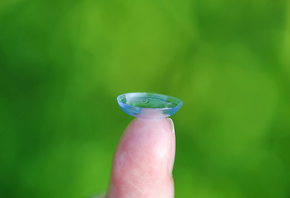 포토 JPG 해외이미지 1 손 응시 여자 안경 얼굴 백그라운드 손가락 건강 사람없음 초록색 건강관리 흰색 도움 투명 닫기 휴대용 일회용 피부 오브젝트 시력 부드러움 돌봄 광학 검안사 해외포토 직업 시선 잡화 컬러 컨셉 모션 관리 사람 신체부위 감각 파일형식 안경사 이미지허브