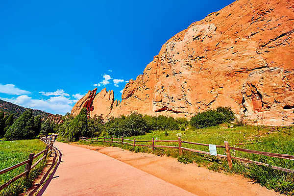 포토 JPG 해외이미지 공원 길 모래 여행 오렌지 자국 하늘 휴가 산 건조 사람없음 야외 빨간색 골짜기 계곡 사막 황무지 모래언덕 암초 사암 천연기념물 내추럴 서쪽 전국 콜로라도 해외포토 공공시설 컬러 과일 자연 미국 돌_바위 방향 언덕 파일형식 이미지허브