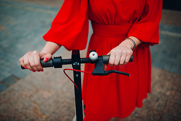 포토 JPG 해외이미지 백인 라이프스타일 드레스 여자 행복 스포츠 교통시설 관리 한명 미소 사람 성인 야외 빨간색 여름 청춘 자전거 스쿠터 가을 흰색 잡기 도시 비즈니스우먼 바퀴 승차 핸들 속도 싱글 베터리 해외포토 서양인 1 옷 계절 감정 컬러 교통 컨셉 비즈니스 모션 표정 생활 바이크 오토바이 직장인 시설 파일형식 이미지허브