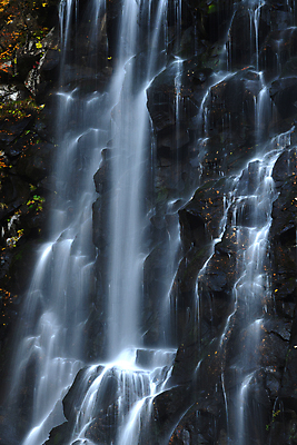 포토 JPG 해외이미지 식물 여행 단풍 잎 2 자연 산 풍경 사람없음 야외 빨간색 물 강 노란색 여행객 골짜기 계곡 일본 폭포 흐름 가을 개울 해외포토 자연요소 계절 아시아 컬러 컨셉 사람 생태계 파일형식 이미지허브