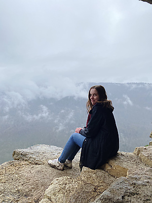 포토 JPG 해외이미지 주간 여자 야생동물 여행 컨셉 청소년 자연 하늘 날씨 한명 앉기 야외 세로 여행객 환경 놀람 트래킹 안개 분위기 가장자리 신비 돌산 배낭여행 그림 주말 지역 흐림 산악지대 뿌연 생태학 해외포토 자연요소 동물 1 교육 감정 모션 레저 산 표정 사람 둘레 생태계 파일형식 이미지허브