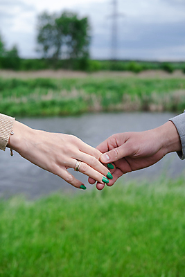 포토 JPG 해외이미지 손 남자 컨셉 지도 손가락 관계 협력 사랑 사람 두명 신체부위 희망 우정 터치 흰색 도움 구출 서명 고립 신앙심 지원 헬프 제의 해외포토 감정 컬러 친구 파일형식 이미지허브