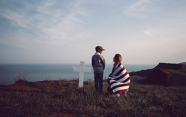 포토 JPG 해외이미지 배너 남자 행복 아들 어린이 백그라운드 유니폼 가족 엄마 사람없음 야외 초록색 세계 미국 군인 흰색 죽음 깃발 무덤 심볼 묘사 서비스 네덜란드 군용 전쟁 애도 육군 방문 영웅 병정 기념물 애국심 슈퍼히어로 장례식 전국 해외포토 직업 옷 감정 유럽 컬러 북아메리카 관계 군대 사람 국군 파일형식 이미지허브